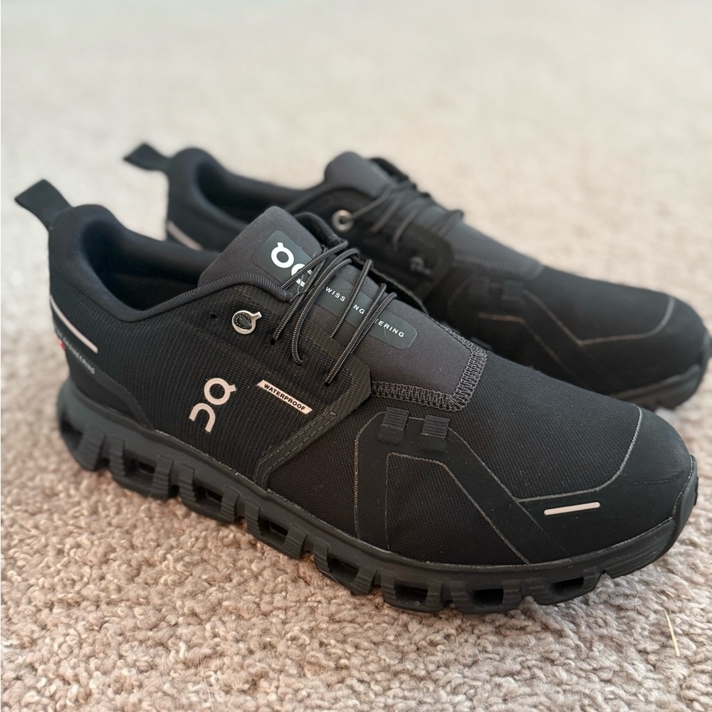 On Cloud 6 Waterproof Black Athletic Shoes